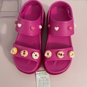 Crocs mega crush sandals hot pink juice w8